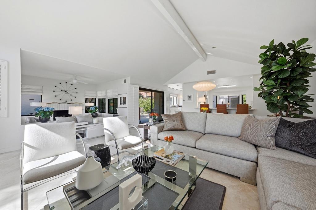 22 Acapulco Drive