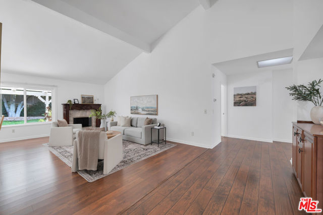 11700 Doral Avenue photo 3