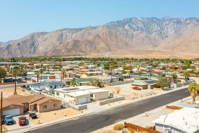 361 W Sunview Avenue, Palm Springs CA: https://media.crmls.org/mediaz/da4e159a-f037-4ce5-91f5-35c893a10884.jpg