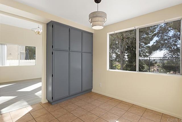 Detail Gallery Image 16 of 39 For 1439 Genoa Drive, Vista,  CA 92081 - 3 Beds | 2/1 Baths