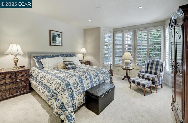 5920 Horsemans Canyon Dr, Walnut Creek CA: https://media.crmls.org/mediaz/da4ed137-6392-48b2-a29f-ba1c4642c3a4.jpg