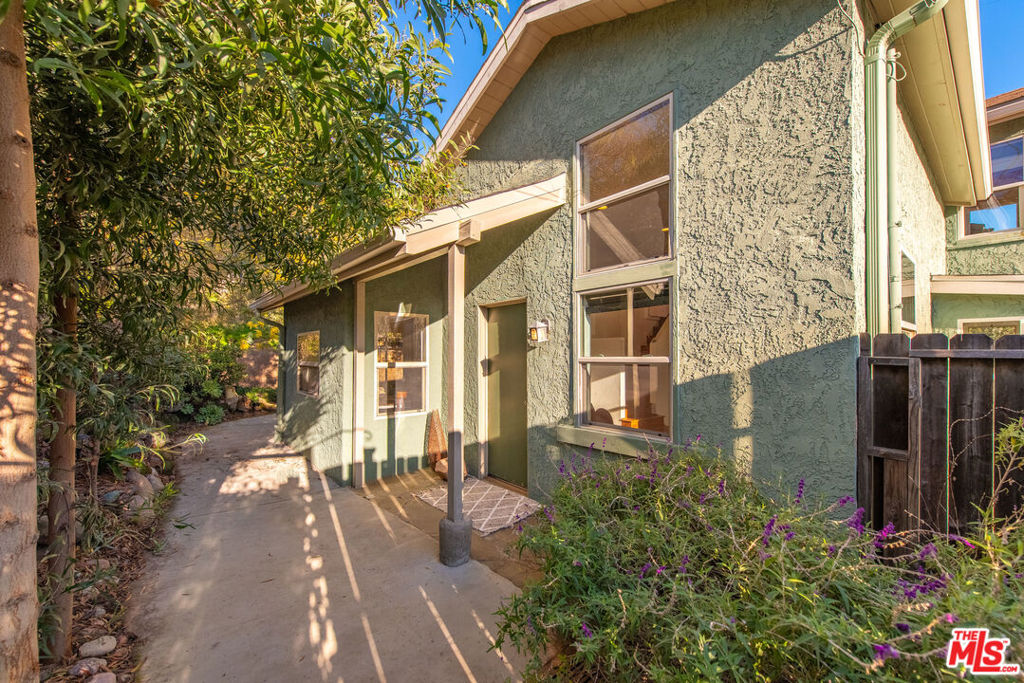 543 Fernwood Pacific Drive