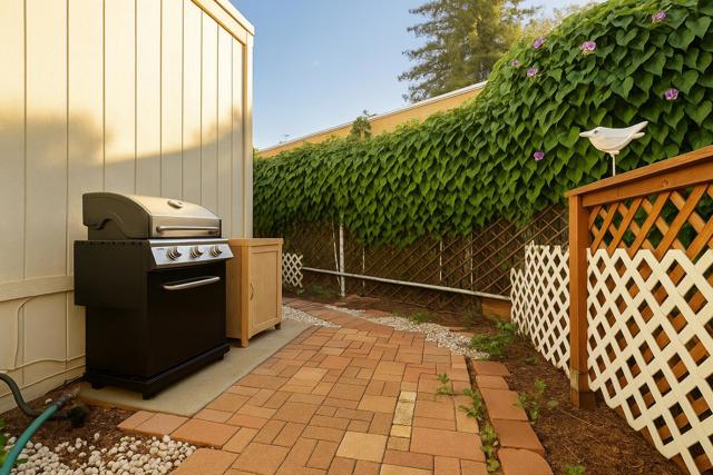 440 Moffett Boulevard, Mountain View CA: https://media.crmls.org/mediaz/da4fc480-c46c-4f7b-88c8-219001d6dca1.jpg