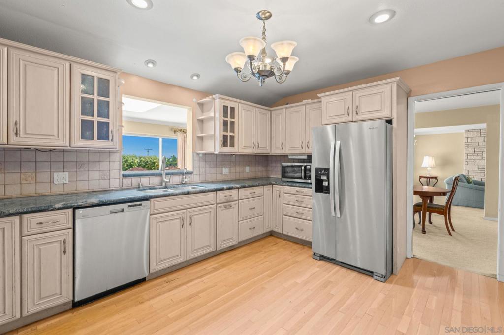 6401 La Jolla Scenic Dr S - photo 17
