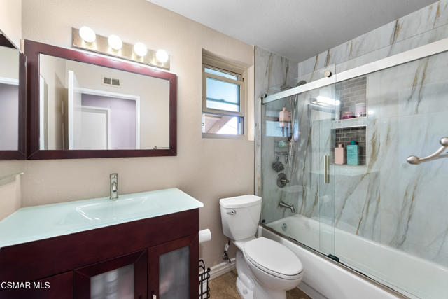 3961 Springtime Lane, Moorpark CA: https://media.crmls.org/mediaz/da5028f6-e203-4f7f-87f5-39c5cf35afe4.jpg