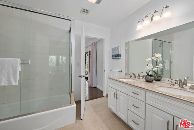 4745 Caritina Drive, Tarzana CA: https://media.crmls.org/mediaz/da50407c-7275-40e6-9dba-5cddd29dd9eb.jpg