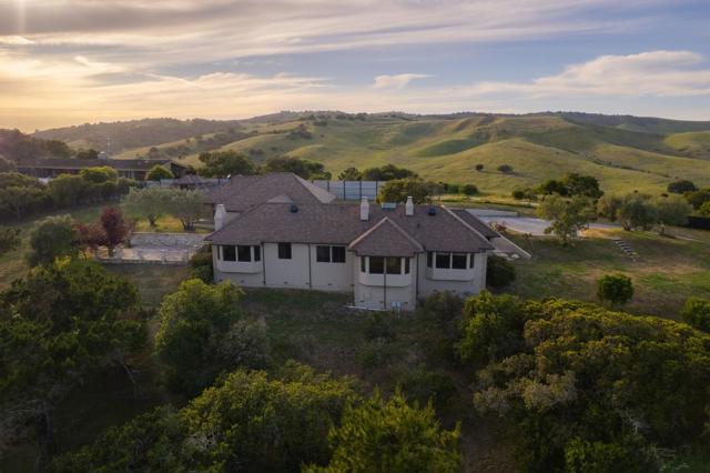 54 Corral De Tierra Road, Salinas CA: https://media.crmls.org/mediaz/da50f3a6-0727-43b1-a1a5-ece39d5f9df1.jpg