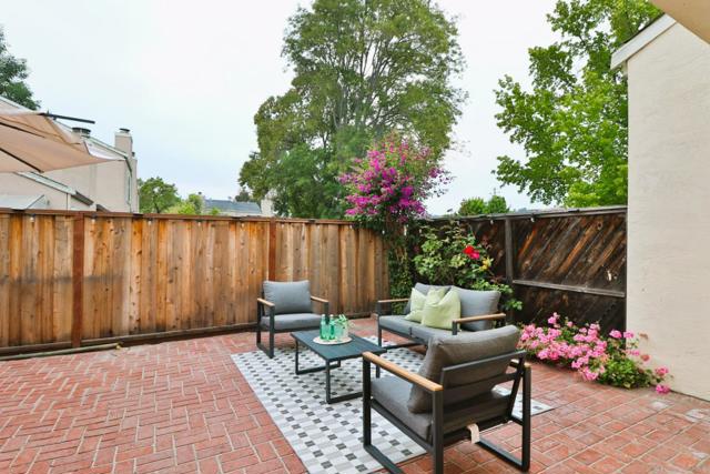 284 Rosewood Court, Hayward CA: https://media.crmls.org/mediaz/da515c7e-a062-493a-9313-ad97a9e0bc1a.jpg