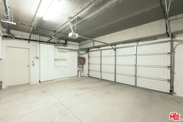 322 Alpine Street, Pasadena CA: https://media.crmls.org/mediaz/da5160ff-ece5-459a-aa98-10d80f2d6097.jpg