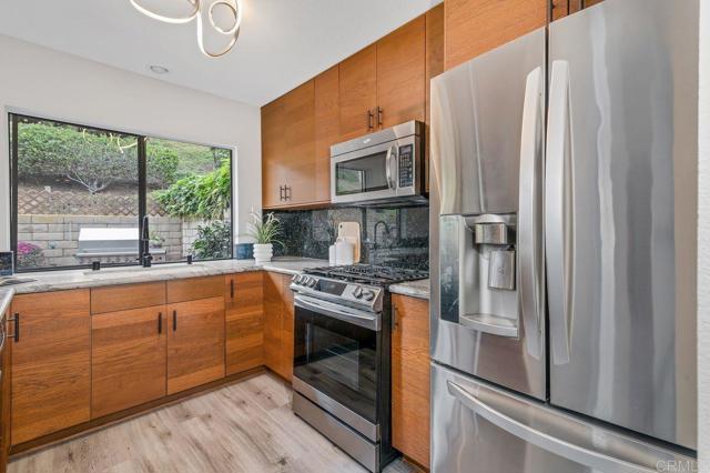 Detail Gallery Image 5 of 42 For 6866 Seaspray Ln, Carlsbad,  CA 92011 - 3 Beds | 2/1 Baths