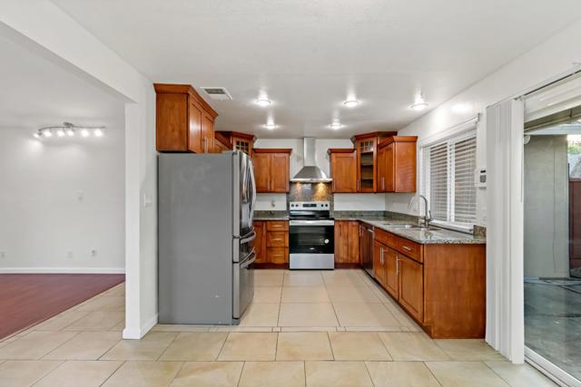 36923 Bolina Terrace, Fremont CA: https://media.crmls.org/mediaz/da52c476-0ec6-4367-b3c2-157a617d1311.jpg