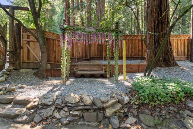 9609 E Zayante Road, Felton CA: https://media.crmls.org/mediaz/da53668a-7f7e-44a4-a0a1-ceefb9e435e8.jpg