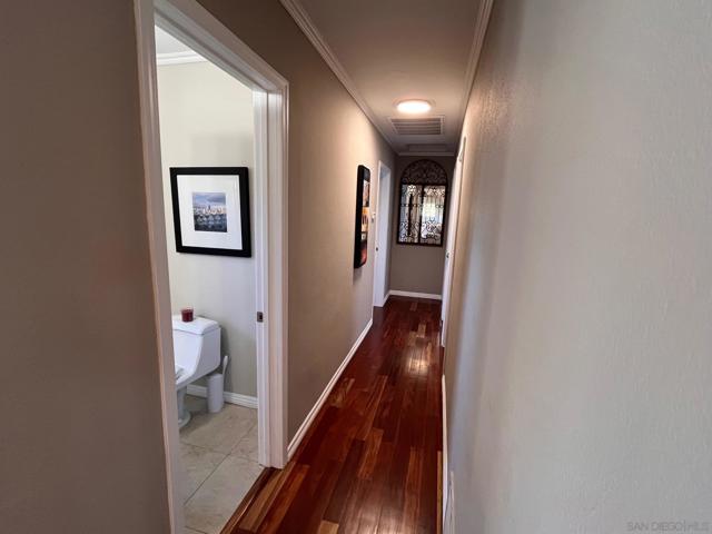 4275 Crestview, La Mesa CA: https://media.crmls.org/mediaz/da53a7e9-ea59-4f41-944f-e61796bb14d5.jpg