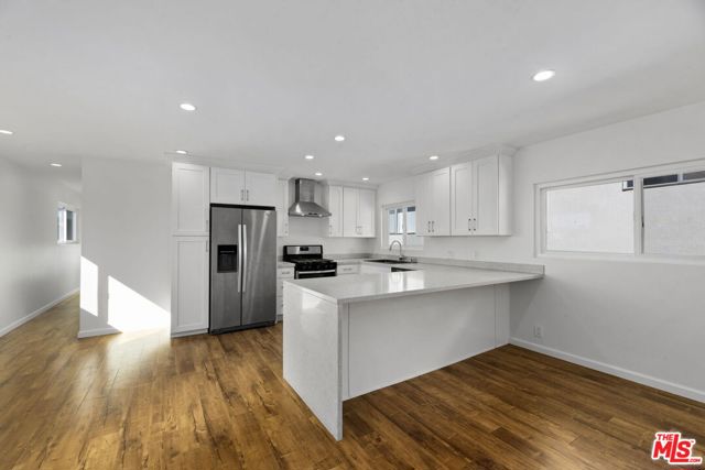 12219 Culver Boulevard, Los Angeles CA: https://media.crmls.org/mediaz/da54e508-2ebf-43d9-a65d-4174cc42d0fb.jpg