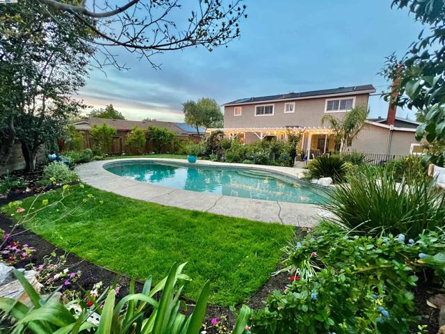204 Franciscan Dr, Danville CA: https://media.crmls.org/mediaz/da551ba4-098f-445e-99e8-eb5f396b50b9.jpg