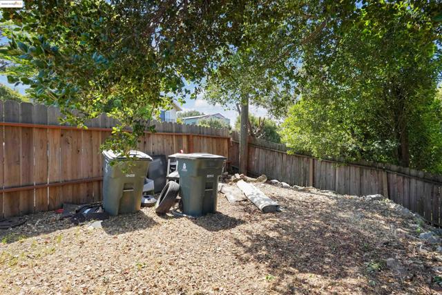 120 Sunset Ave, Vallejo CA: https://media.crmls.org/mediaz/da5587ab-ae71-4a40-a38a-ce6ce00cb7a0.jpg