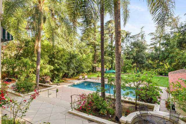 5321 Alta Canyada Road, La Canada Flintridge CA: https://media.crmls.org/mediaz/da55a3bc-b859-4914-a864-1b8382fffe76.jpg