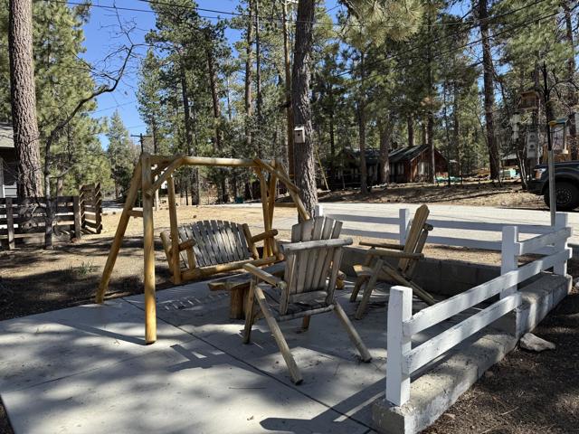40110 Highland Road, Big Bear CA: https://media.crmls.org/mediaz/da561824-a632-4bf9-b5c1-92cf9c7a8487.jpg