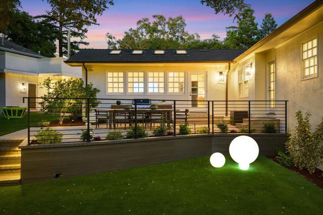 130 Stonehedge Road, Hillsborough CA: https://media.crmls.org/mediaz/da566259-4229-41d5-992c-2dec48647116.jpg