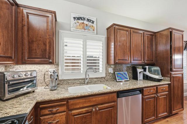 4152 Post Oak Drive, Turlock CA: https://media.crmls.org/mediaz/da566e98-dc6e-4028-8d14-e7d426351a38.jpg