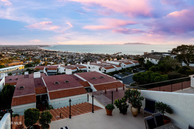 818 Caliente Lane, Ventura CA: https://media.crmls.org/mediaz/da56c9ae-a082-4201-98ad-5c61b1cffbcb.jpg