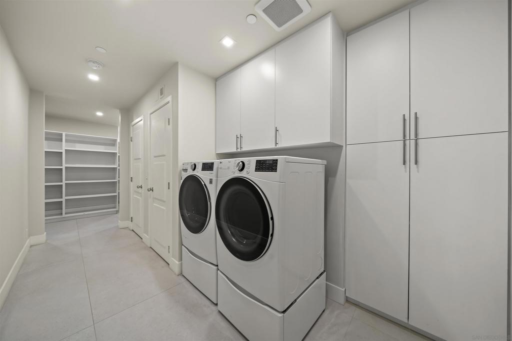 700 Front - photo 14