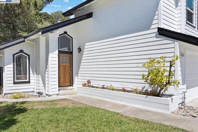 1218 Locust Dr, Vallejo CA: https://media.crmls.org/mediaz/da5756f3-2b1c-4745-91e1-a43c9255f516.jpg