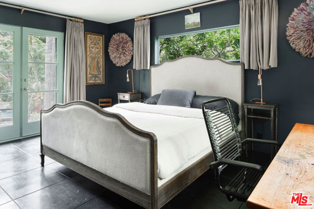 4078 Mandeville Canyon Rd. Road, Los Angeles CA: https://media.crmls.org/mediaz/da581952-b82b-4340-ae29-4e5a6db88d5e.jpg