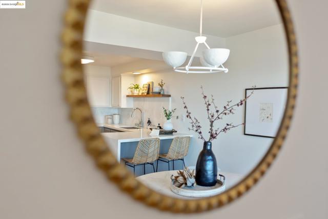 4353 Terrabella Way, Oakland CA: https://media.crmls.org/mediaz/da5880b2-eda3-4b5b-9dd0-ed283c889181.jpg