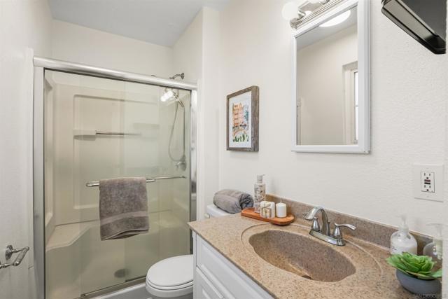4086 Lonnie St, Oceanside CA: https://media.crmls.org/mediaz/da5a6743-438d-4c4e-9c48-fbbce412a30e.jpg