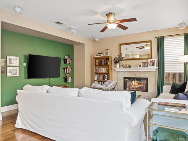1176 Parkview Drive, Oceanside CA: https://media.crmls.org/mediaz/da5a7041-7829-429a-ab58-4f0b63bac585.jpg