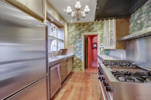 Detail Gallery Image 20 of 73 For 3014 Xenophon St, Point Loma,  CA 92106 - 5 Beds | 3 Baths