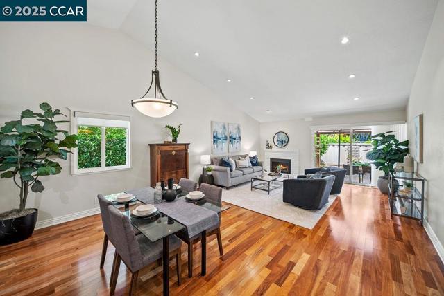 672 Savoy Ct, Walnut Creek CA: https://media.crmls.org/mediaz/da5b01c4-27da-4a71-8e20-dc41e627b954.jpg