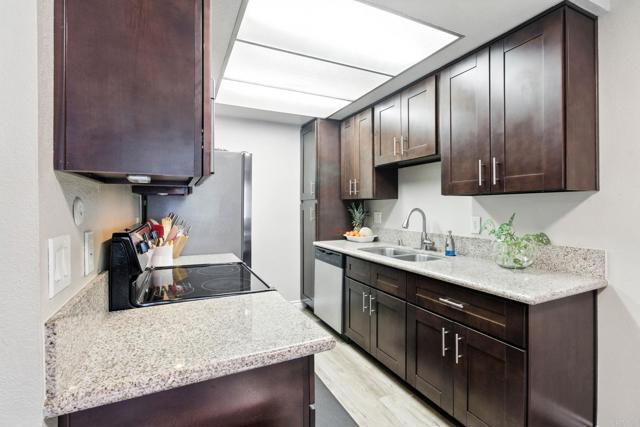Detail Gallery Image 10 of 21 For 465 Fourth Ave #14,  Chula Vista,  CA 91910 - 2 Beds | 2 Baths