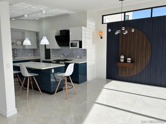 9357 Via del Fresno,  CA: https://media.crmls.org/mediaz/da5bd1c3-8ced-44de-9325-0b8c0f058e25.jpg