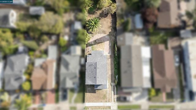 3500 66th Ave, Oakland CA: https://media.crmls.org/mediaz/da5c18a5-3f21-4e87-ab84-1c3003e3bd89.jpg