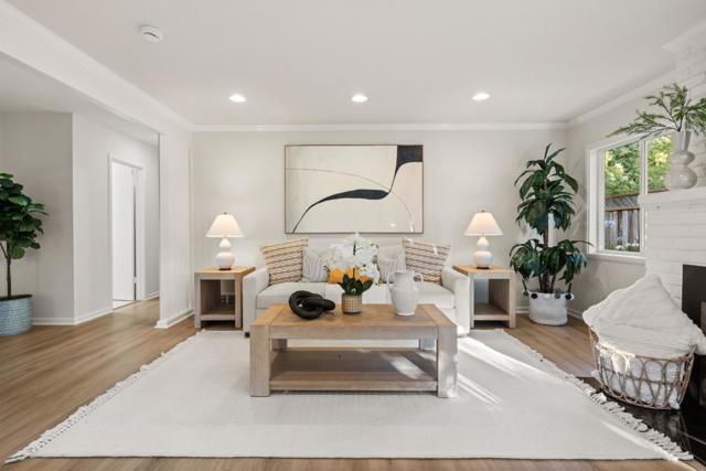 332 Camino Al Lago, Menlo Park CA: https://media.crmls.org/mediaz/da5c2779-4099-4bb2-9d63-ca42571ff36c.jpg