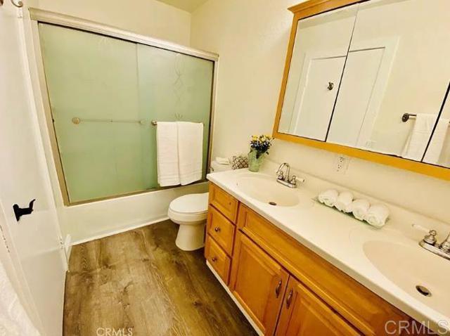 Home for Sale in Lakeside
