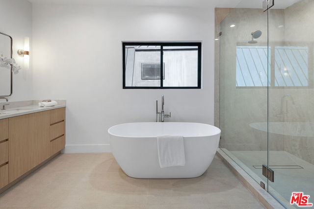 9836 Yoakum Drive, Beverly Hills CA: https://media.crmls.org/mediaz/da5d1f06-2bf1-4d8c-9f58-6536b313170c.jpg