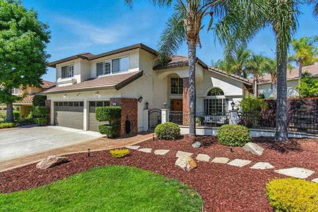 4252 Merlot Court, San Jose CA: https://media.crmls.org/mediaz/da5d9b6a-cc77-4dd1-9fc3-9192127e0543.jpg
