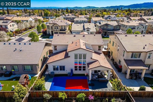 363 Fletcher Lane, Brentwood CA: https://media.crmls.org/mediaz/da5df266-611a-40be-9ab8-b2a1be88f4f2.jpg
