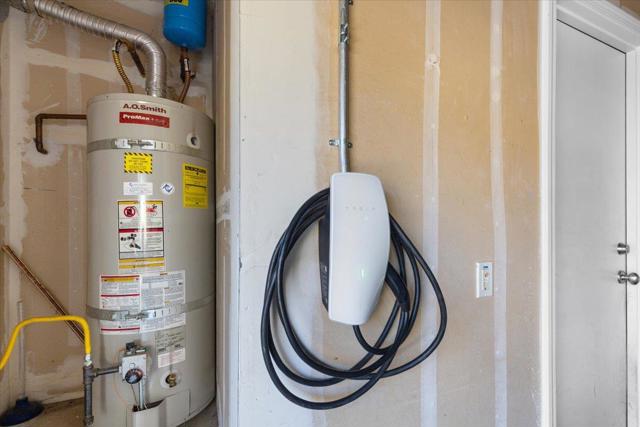 3301 N Park Drive, Sacramento CA: https://media.crmls.org/mediaz/da5df504-4994-4ee1-978a-d2cbc03c6cb5.jpg