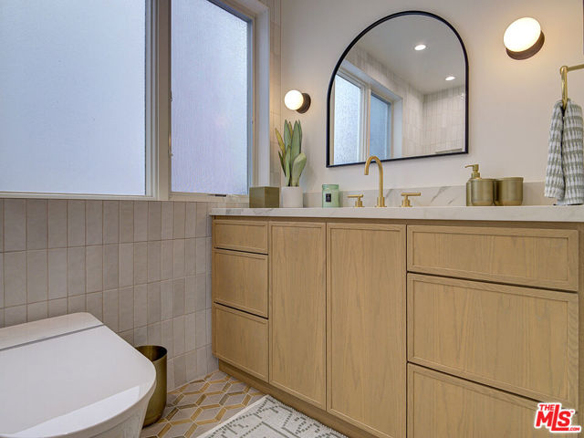 209 19th Street, Manhattan Beach CA: https://media.crmls.org/mediaz/da5e307e-3c4f-46db-bdeb-fa652d2b8f85.jpg