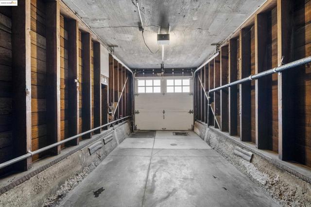 3555 17th St., San Francisco CA: https://media.crmls.org/mediaz/da5e3c65-c4a3-4e8e-adae-02f2396ba726.jpg