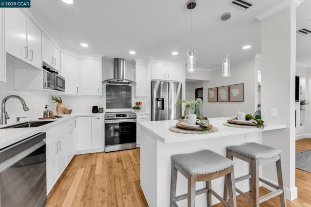 1200 Leisure Ln, Walnut Creek CA: https://media.crmls.org/mediaz/da5e5db1-4976-4827-82d5-288c55412b7f.jpg