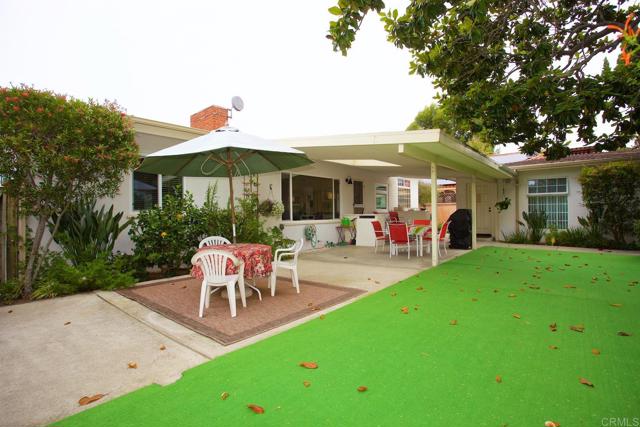 Detail Gallery Image 11 of 12 For 621 Country Club Lane, Coronado,  CA 92118 - 4 Beds | 3 Baths