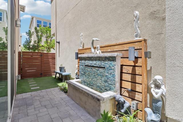 2035 Element way, Chula Vista CA: https://media.crmls.org/mediaz/da60d61a-6302-40c4-8603-e268902b9097.jpg