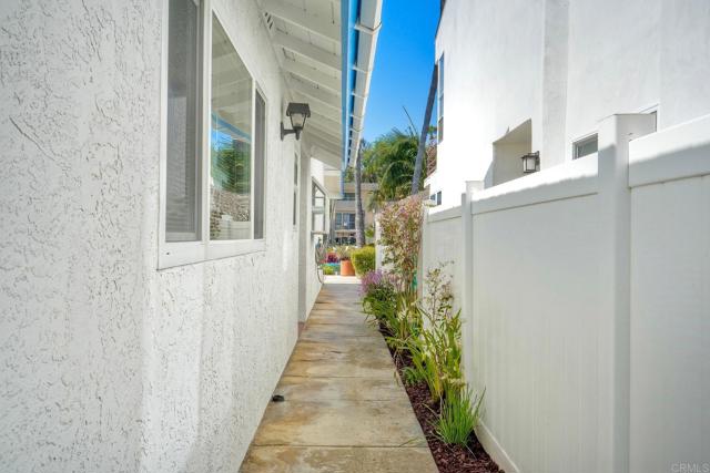 Detail Gallery Image 6 of 34 For 4619 Park Dr, Carlsbad,  CA 92008 - 2 Beds | 2 Baths