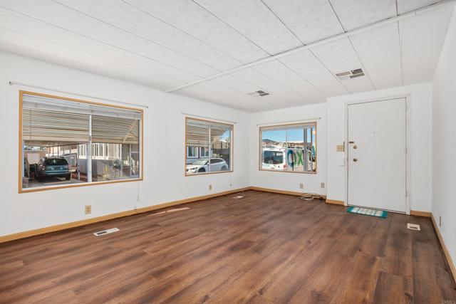 Detail Gallery Image 9 of 47 For 1506 Oak Drive #93,  Vista,  CA 92084 - 2 Beds | 2 Baths