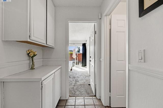 106 Fieldstone Way, Vallejo CA: https://media.crmls.org/mediaz/da630d6c-717f-4f5e-a9be-c5bd53c2e1fa.jpg